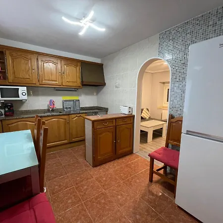 Apartamento En El Centro De 2 Hab. Y 2 Banos. Castro Urdiales Exterior foto