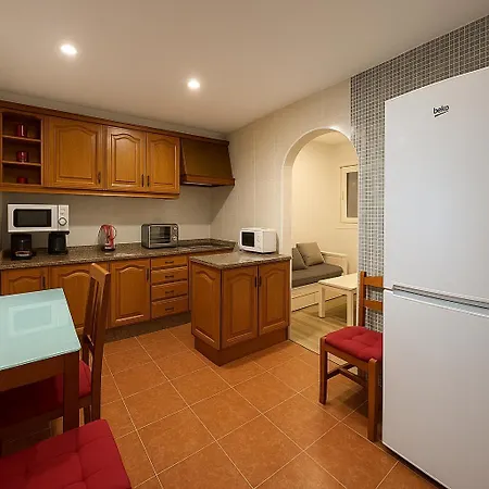 Apartamento En El Centro De 2 Hab. Y 2 Banos. Castro Urdiales Exterior photo