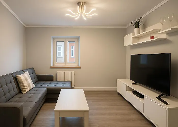 Apartamento En El Centro De 2 Hab. Y 2 Banos.