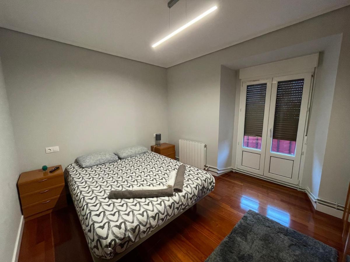 En El Centro De 2 Hab. Y 2 Banos. Apartment *